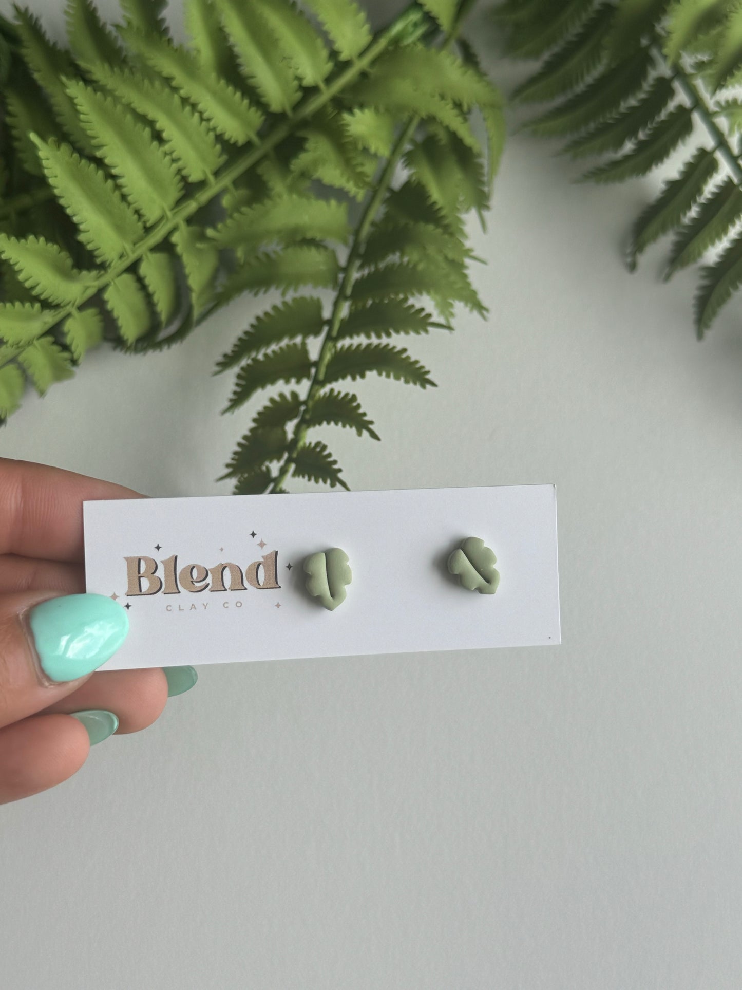 Mini Monstera Stud